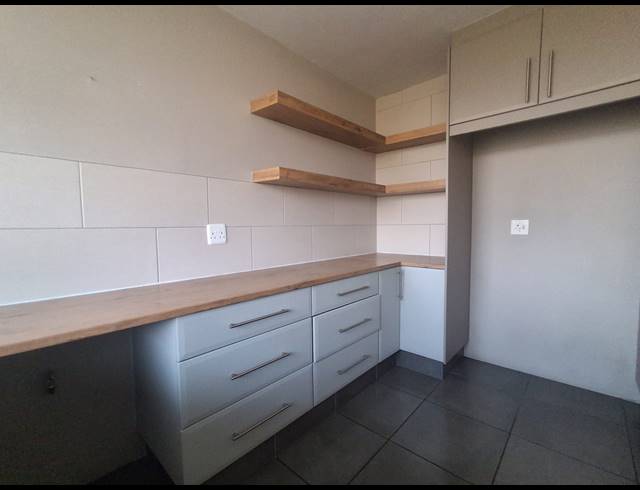 2 BEDROOM FLAT FOR SALE IN THREE RIVERS